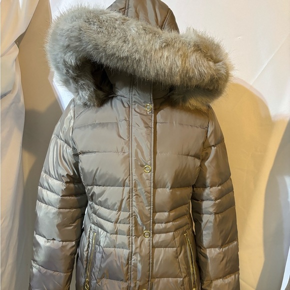 ANNE KLEIN Women's Taupe Puffer Jacket with Faux Fur Trim Hood M